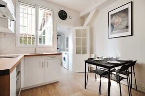 Dining - Appartement cosy avec jardin proche de République (Paris)