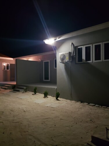 Lovely 1-bedroom island getaway apartment with AC in George Town Exuma
Bahamas