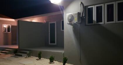 Lovely 1-bedroom island getaway apartment with AC in George Town Exuma
Bahamas