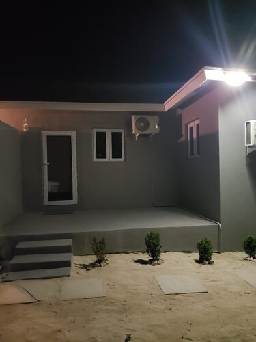 Lovely 1-bedroom island getaway apartment with AC in George Town Exuma
Bahamas