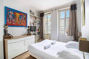Desk, iron/ironing board, free WiFi, bed sheets - Greneta - 1 Bedroom Apartment - Centre de Paris (Paris)