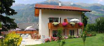 Apartment 'Siglgut Jessy' with Mountain View, Shared Terrace and Wi-Fi