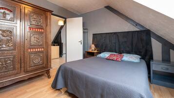 Strykjärn/strykbräda, wi-fi och sängkläder