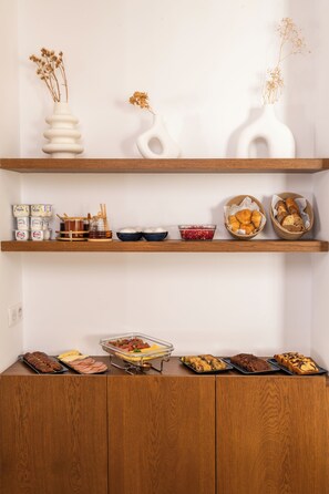 40-inch Smart TV with digital channels - Neïra Boutique Hotel & Spa (Sidi Bou Said)