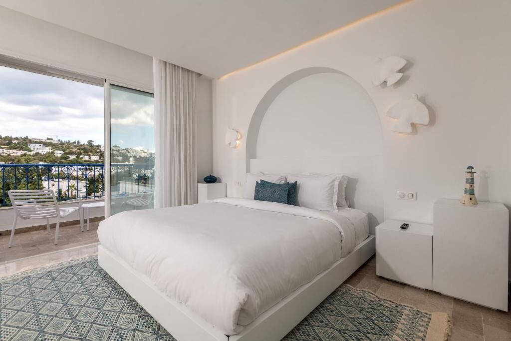 디럭스 더블룸, 발코니, 언덕 전망 | 책상, 노트북 작업 공간, 무료 WiFi