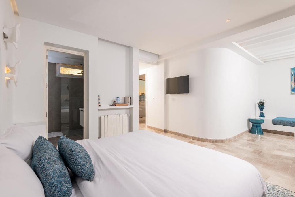 华丽双人房, 阳台, 山景 | 办公桌、笔记本电脑工作区、熨斗/熨板、免费 WiFi