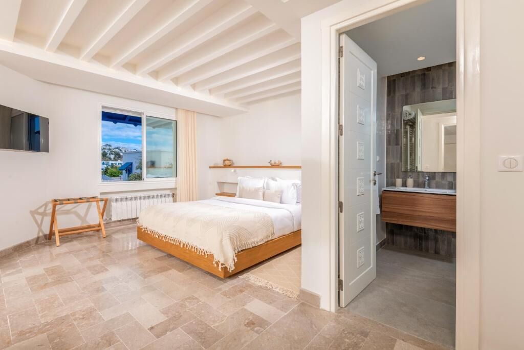 Comfort Quadruple Room, Hill View | Desk, laptop workspace, iron/ironing board, free WiFi