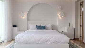 Deluxe-Doppelzimmer, Balkon, Hügelblick | Schreibtisch, laptopgeeigneter Arbeitsplatz, Bügeleisen/Bügelbrett