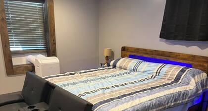 Boonville House on the Hill. 2-bedroom fully furnished apartment Boonville