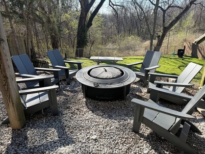 Boonville House on the Hill. 2-bedroom fully furnished apartment Boonville