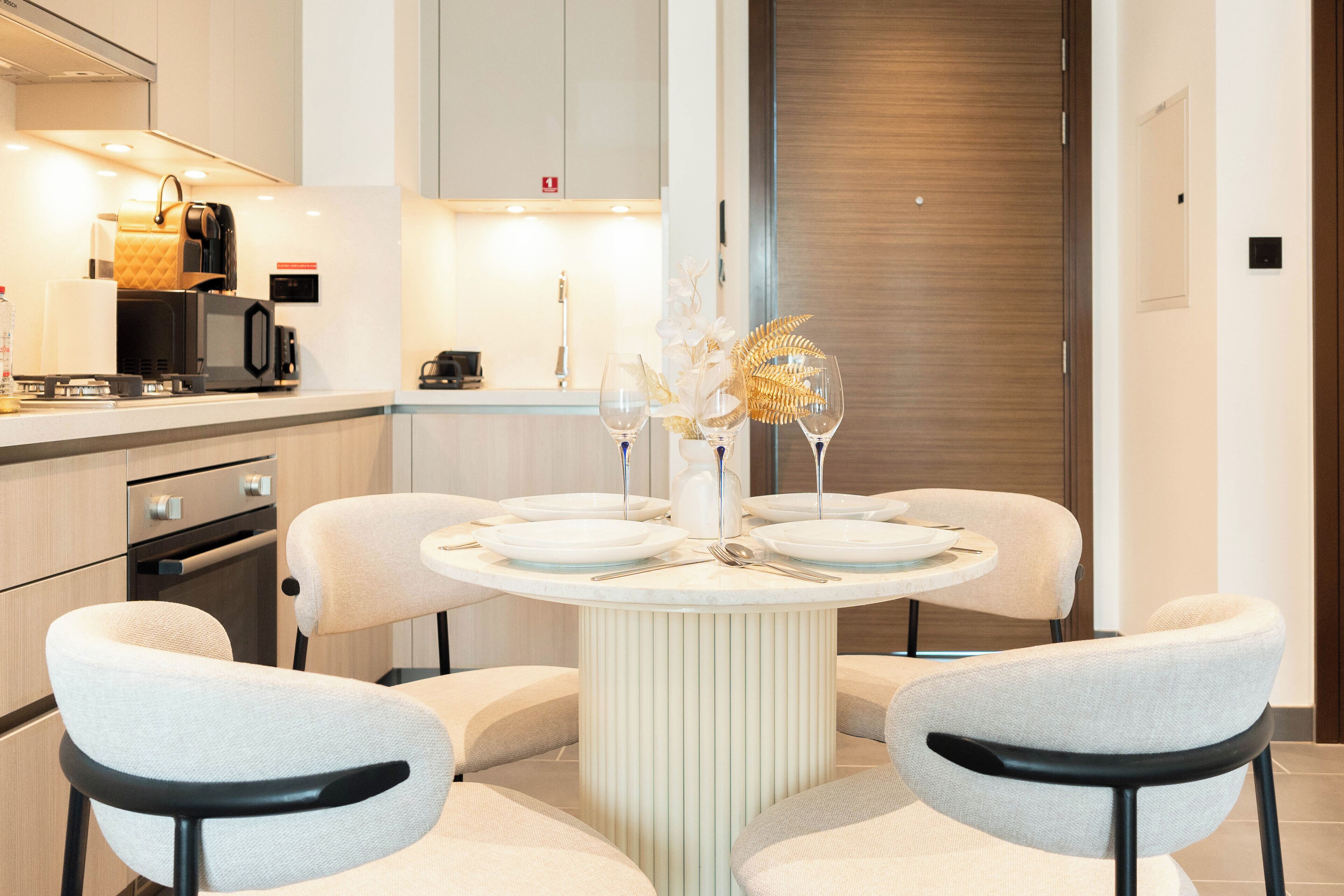 Deluxe Apartment, Balcony, Pool View | In-room dining