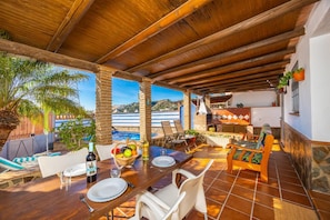 Outdoor dining - Villa Cortijo Porroncico (Nerja)