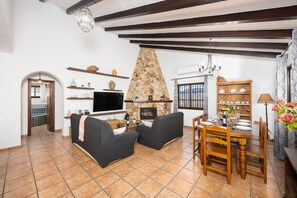 Dining - Villa Baena - Four Bedroom Villa, Sleeps 8 (Macaca)