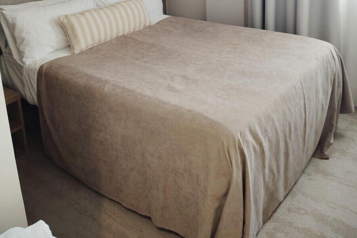 Basic Double Room | Desk, laptop workspace, free WiFi, bed sheets