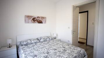 Schreibtisch, WLAN, Bettwäsche