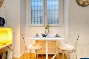 Dining - GuestHost - CASA ALEXANDRA (Milan)