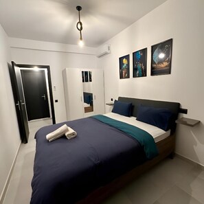 2 bedrooms, iron/ironing board, WiFi, bed sheets