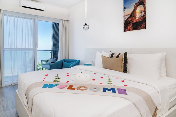 Oceanview King Bedroom Unit 507