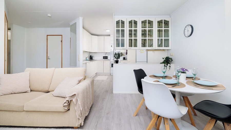 Spacious 1BR Apt. near the city center