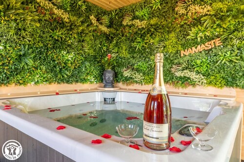 Bed & Breakfast „Chambre Cupidon“ mit Bergblick, WLAN und Klimaanlage