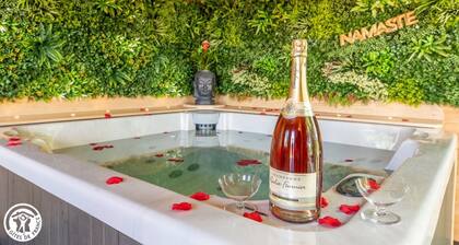 Bed and Breakfast 'Chambre Michaël' with Mountain View, Shared Garden and Air Conditioning