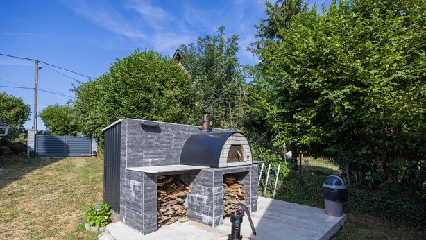 المنطقة المحيطة بالمنشأة