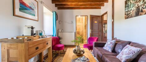 Téléviseur, table de ping-pong