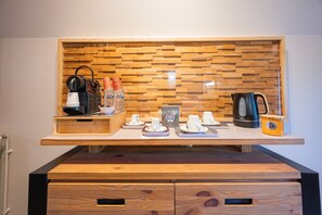 Interior - Uriël Guest Room with Mountain View, Wi-Fi, and Air Conditioning (Singles)