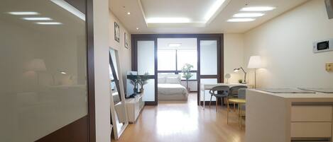 1 bedroom, iron/ironing board, WiFi (free), bed sheets