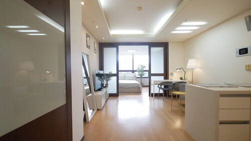 Best location apartment in beautiful Seoul