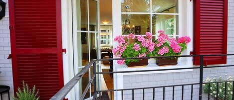 تفاصيل الفندق من الخارج