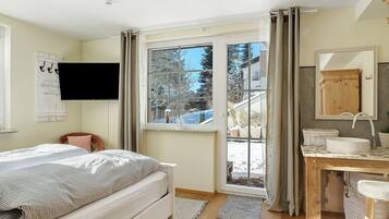 Silitysrauta/-lauta, Wi-Fi, vuodevaatteet