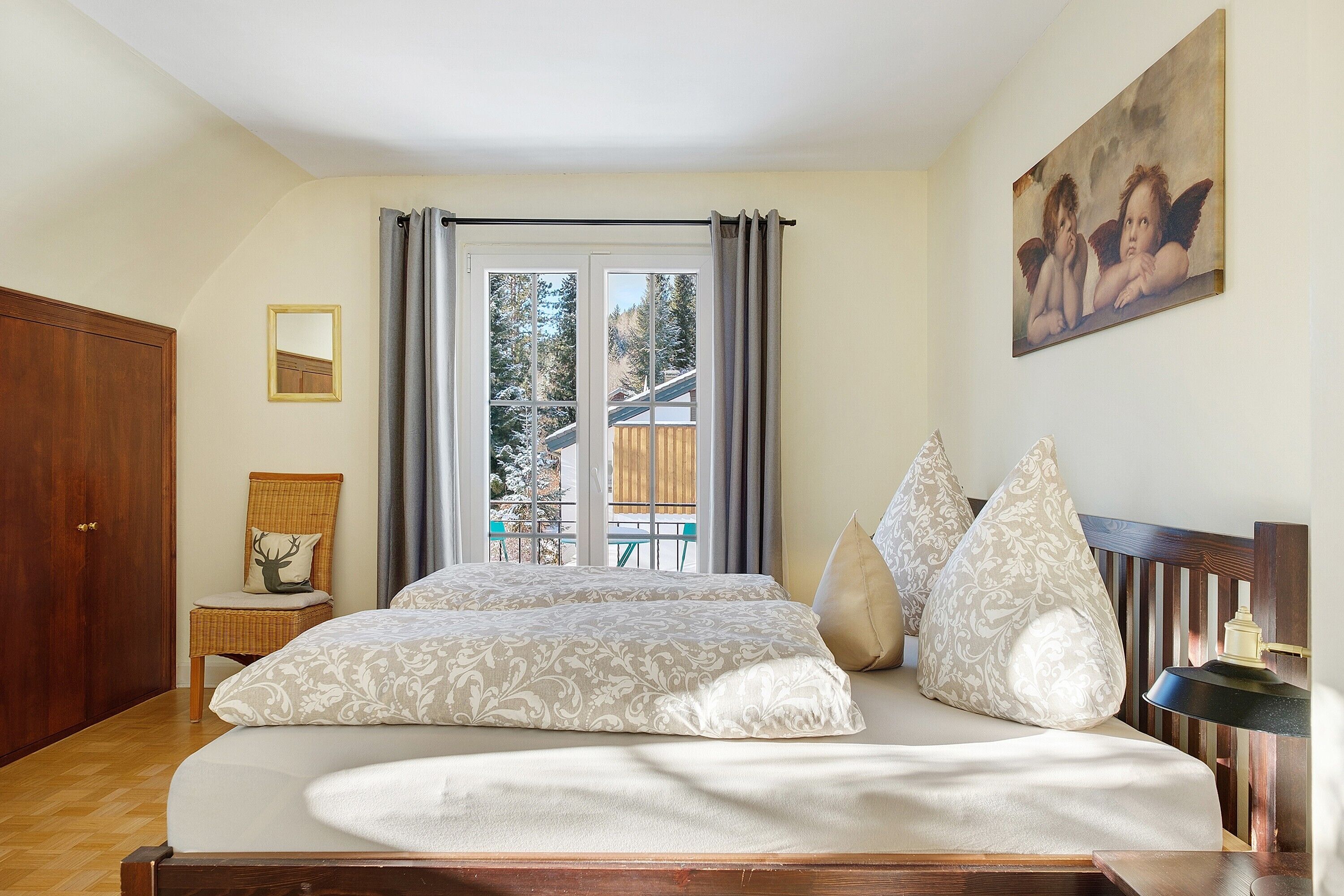 Ferros/tábuas de passar roupa, Wi-Fi, roupa de cama