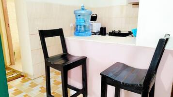 Classic-Studio | Eigene Küche | Kühlschrank, Mikrowelle, Kochgeschirr/Geschirr/Besteck