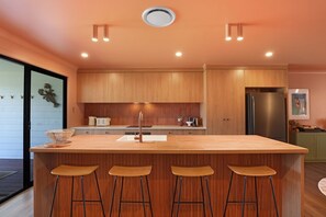 Fridge, microwave, oven, stovetop - A modern, stylish duplex designed for easy holiday living in peaceful Amity (Amity)