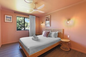 3 bedrooms, WiFi, bed sheets - A modern duplex perfect for easy holiday living in the peaceful Amity (Amity)
