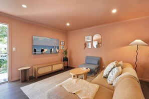 Living area - Welcome to Roy and Estelles House (Amity)