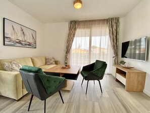 TV - Premium 4 stars Apartment Krk, 5 min to Beach & City Center, Smart TV, Netflix (Krk)