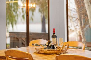 Dining - Wake & Lake • Lakefront • Spa • Pool table (Big Bear Lake)