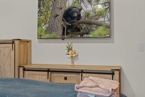 3 bedrooms, iron/ironing board, travel cot, WiFi - Sherwood Pines • Spa • Playground • Fenced Yard (Big Bear)