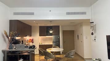 Signature-huoneisto, 1 makuuhuone, tupakointi kielletty, merinäköala | Olohuone