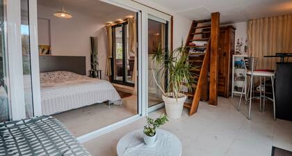 Guest Room in Louvigny with Wi-Fi, Garden, and Breakfast Included