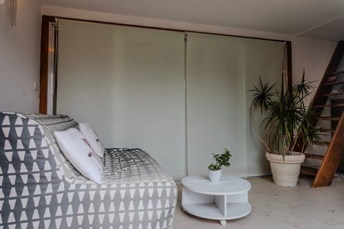 Guest Room in Louvigny with Wi-Fi, Garden, and Breakfast Included