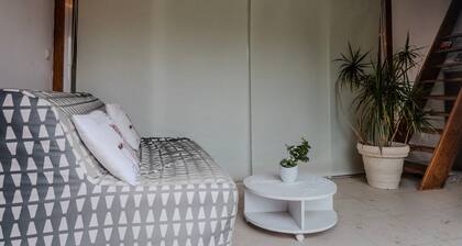 Guest Room in Louvigny with Wi-Fi, Garden, and Breakfast Included