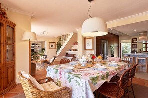 Dining - Villa 'Arcadia' with Sea Views, Wi-Fi and Air Conditioning (San José)