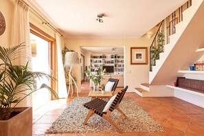 Interior - Villa 'Arcadia' with Sea Views, Wi-Fi and Air Conditioning (San José)
