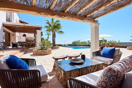 Outdoor dining. Villa 'Arcadia' with Sea Views, Wi-Fi and Air Conditioning
