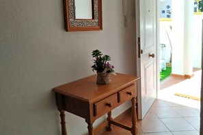 Interior - Chalet Chaparrillo Conil Rentals with Private Pool, Wi-Fi, and Air Conditioning (Cádiz)