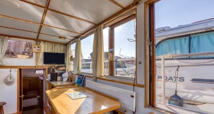 Péniche 'Bateau Gré' avec terrasse privée