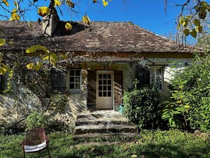 Exterior - The Snug House: Rustic and charming cottage in the Dordogne (Eyraud-Crempse-Maurens)